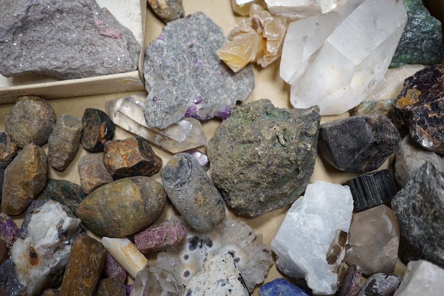 A quantity of assorted small rocks and minerals. Condition - poor to fair